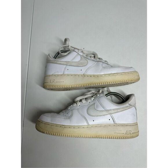 Nike Air Force 1 Low Triple White Leather Shoes Women’s Size 8 DD8959-100 - Picture 8 of 11